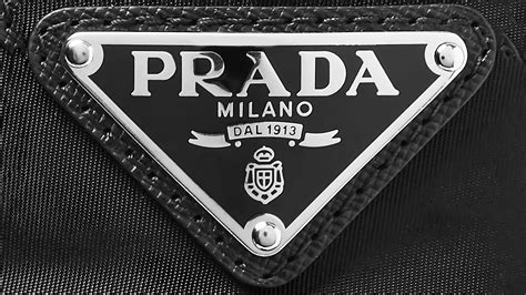 pprodotti originali prada come si distinguono|prada logo authenticity.